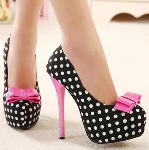 Dotted sandle